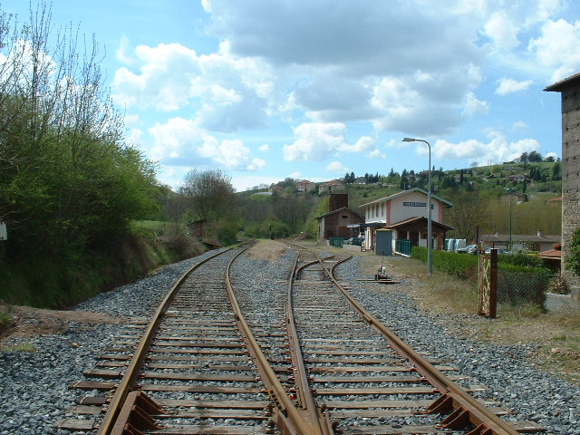 Gare de Courzieu-Brussieu-La Giraudi�re
21 Avril 2003
