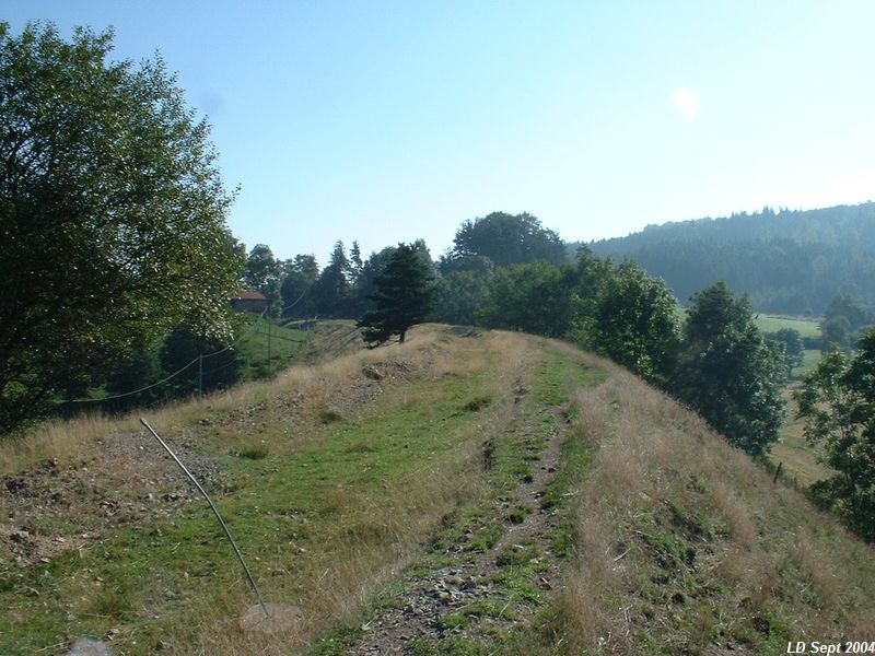 Peu apr�s Estivareilles (Le Pont du Rat)
Vue en direction de Bonsols
Septembre 2004
