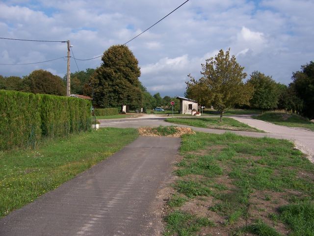 Entr�e en gare de Villers-le-Sec
Vue prise en direction de Besançon

Septembre 2007
