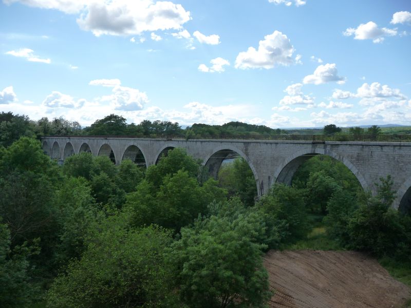 Viaduc sur l'Ard�che
Vue en direction d'Al�s
Avril 2011
