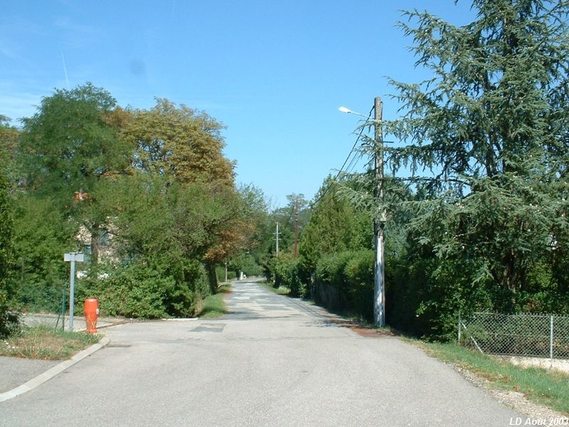 Peu avant le viaduc de Chaudanne, � Craponne
Vue en direction du Tupinier
Août 2003
