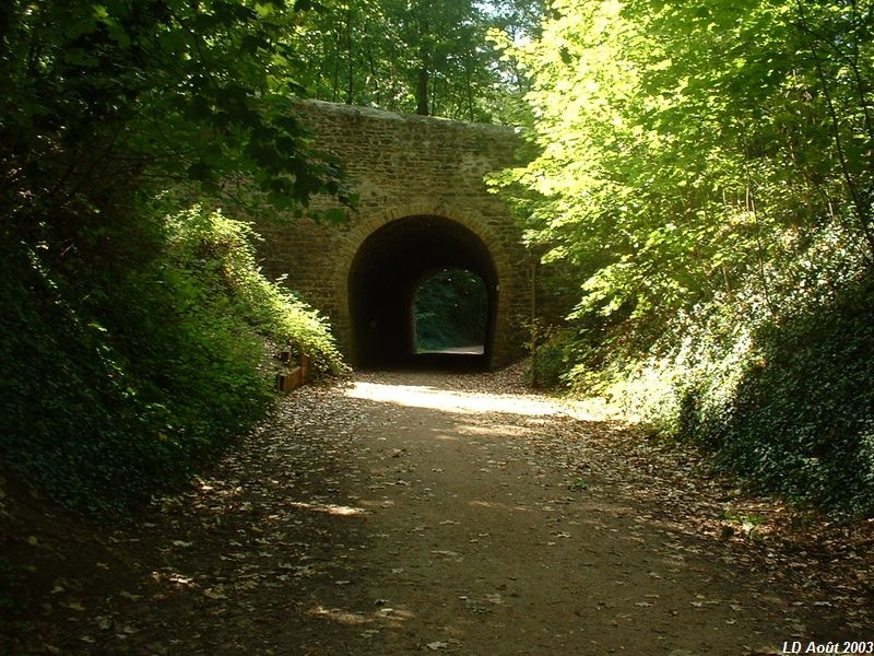 Tunnel des Massues
Vue en direction de Mornant
Août 2003
