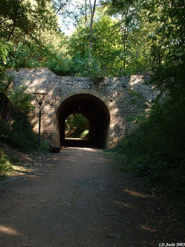 Tunnel des Massues
Vue en direction de Lyon
Août 2003
