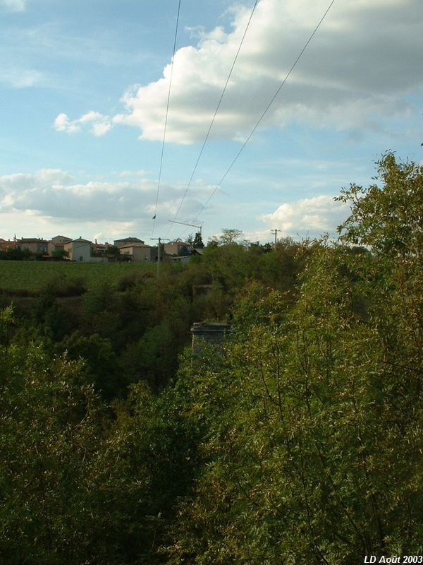 Viaduc de Soucieu-en-Jarrest
Vue en direction de Lyon
Août 2003
