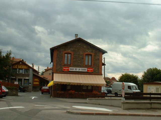 Gare de Saint-Symphorien, unique vestige de la ligne
Août 2003
