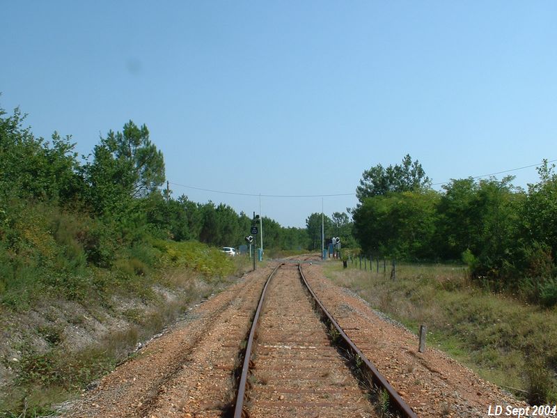 PN 132 peu apr�s la bifurcation de Saint-Mariens
Vue en direction de Ch�teauneuf
Septembre 2004
