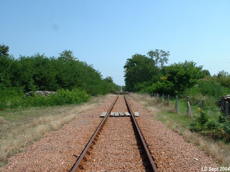Vue depuis la gare de B�denac
Vue en direction de Ch�teauneuf
Septembre 2004
