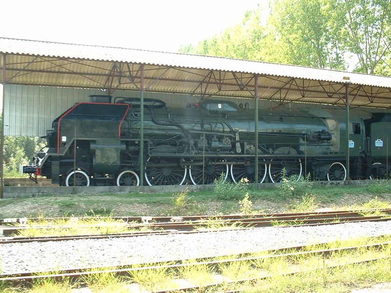 La 241 P 9 en gare de Gu�tres
La locomotive a depuis �t� rapatri�e sur Toulouse pour être restaur�e.

Septembre 2004

